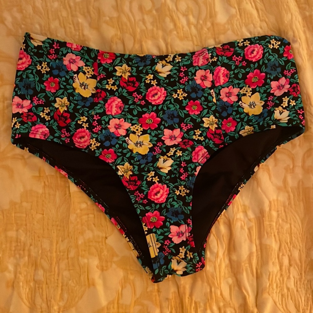 Med High Waist bikini bottoms sz L